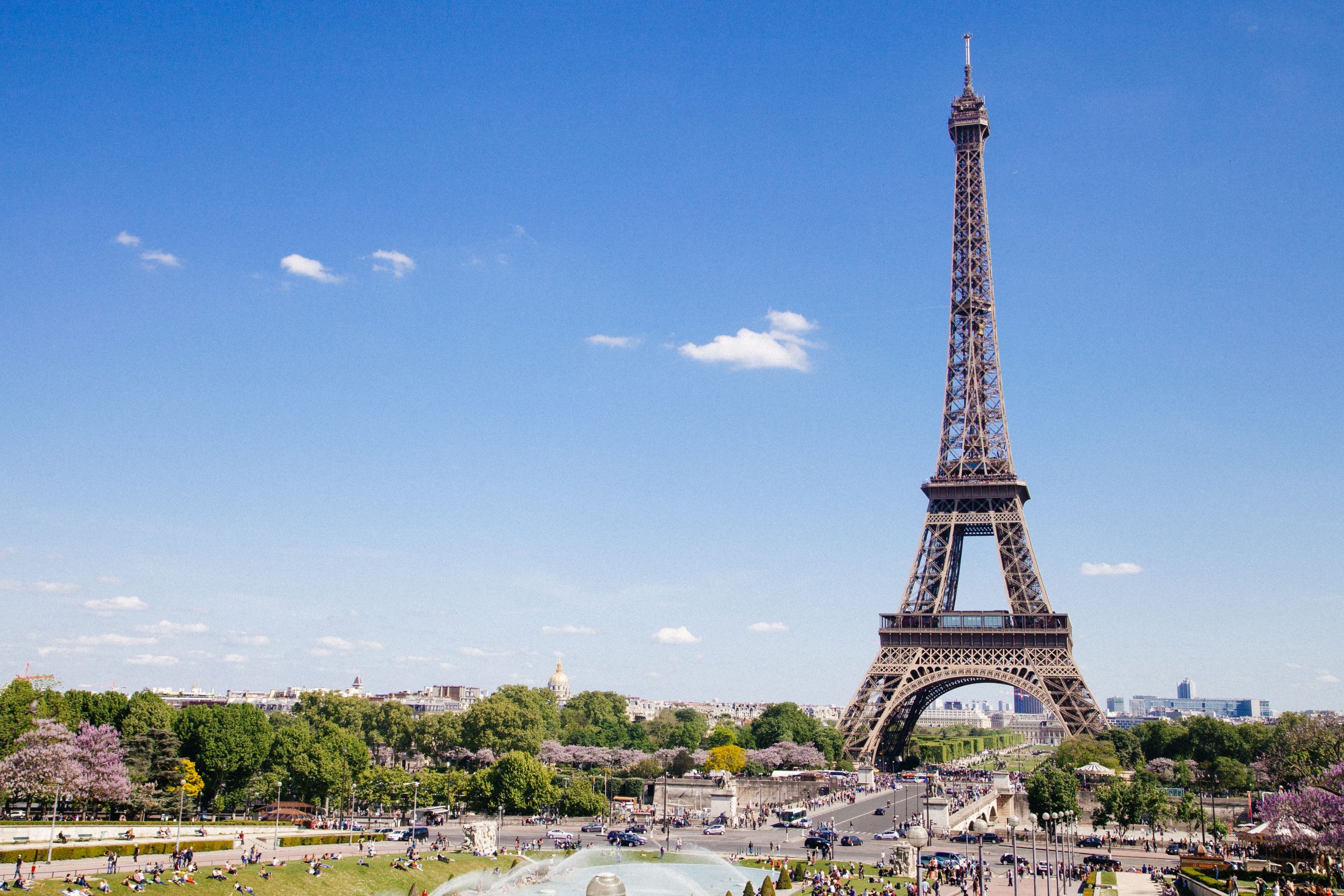 PARIS, 3 NIGHTS B&B + 48HR SIGHTSEEING BUS + RIVER CRUISE