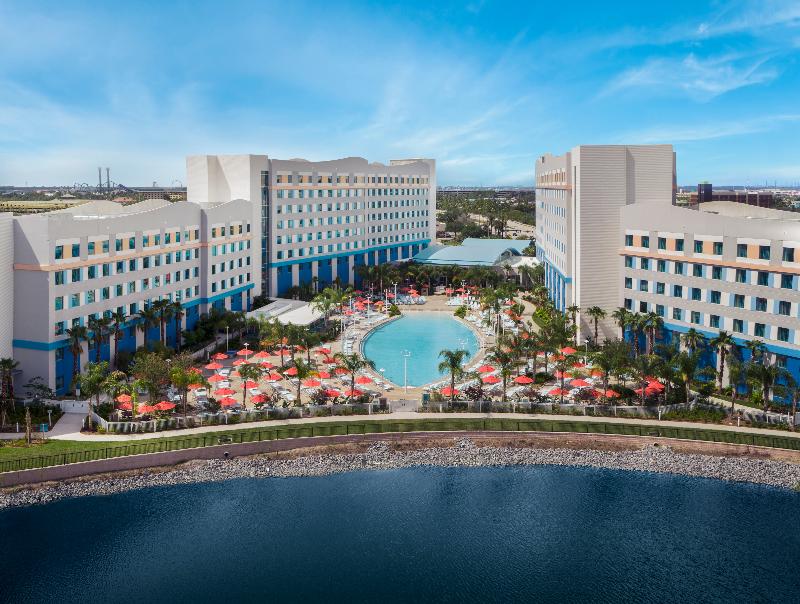 Universal Endless Summer – Surfside Inn and Suites
