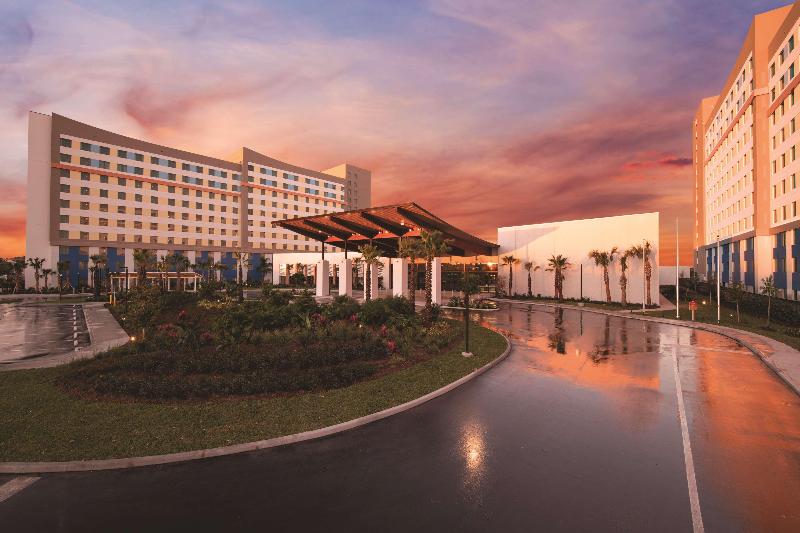 Universal Endless Summer – Dockside Inn and Suites